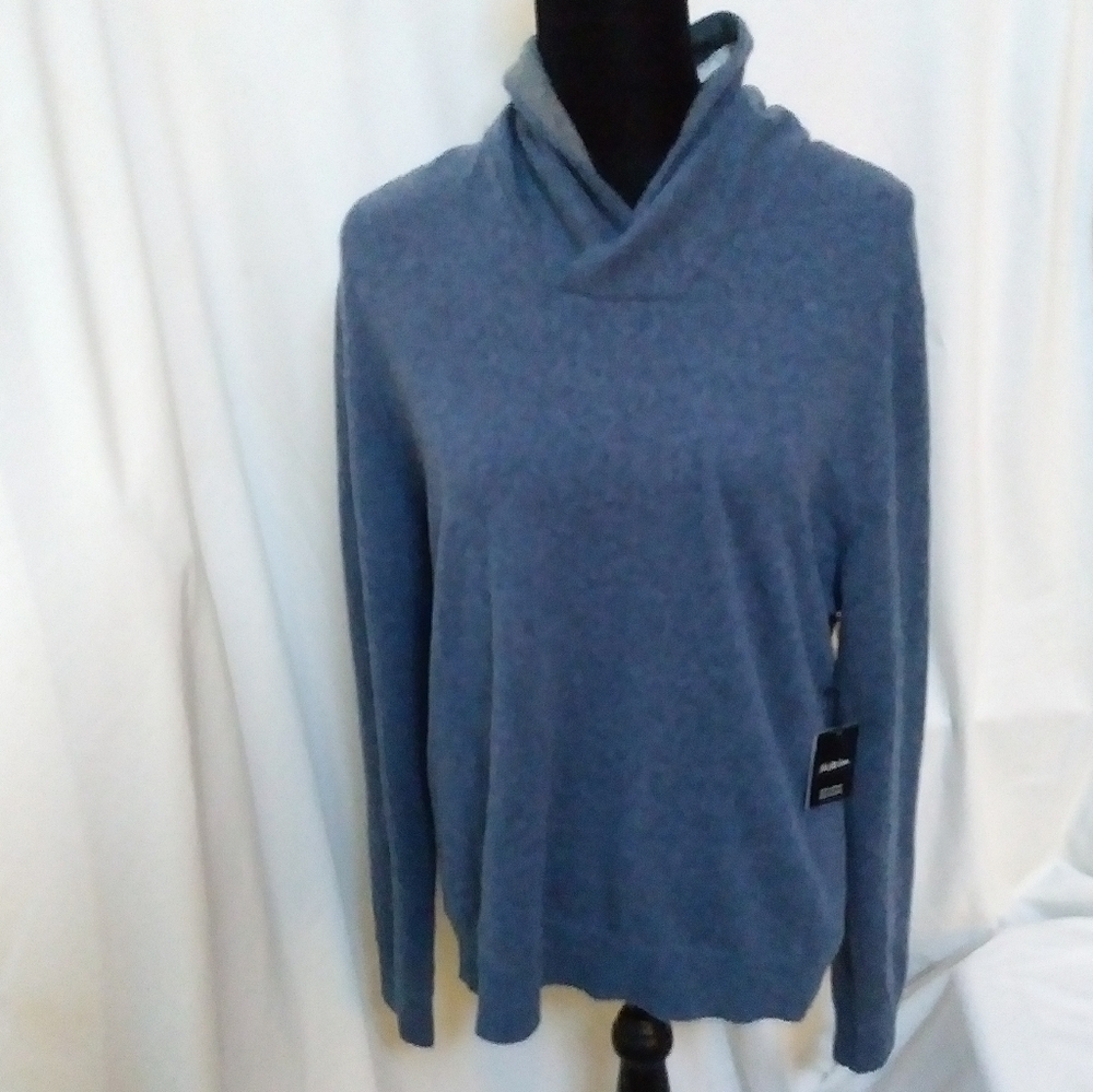 Saks fith avenue womens crowl neck long sleeve